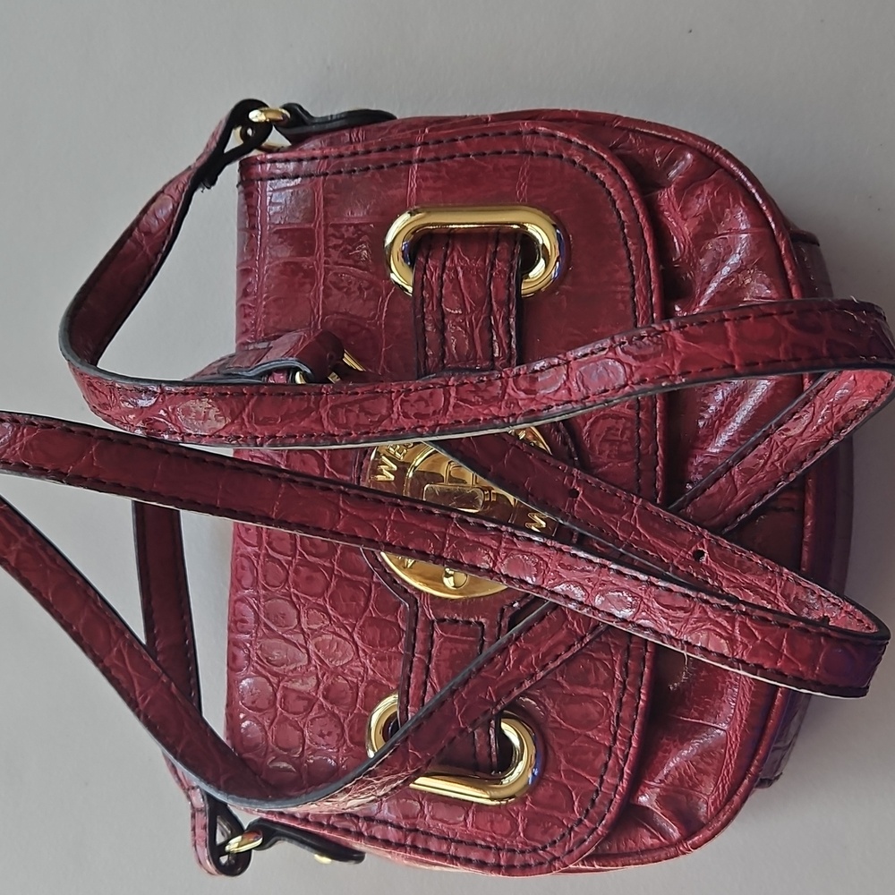 Nine West Bag Crocidile Embossed Red With GOLD Crossbody - Picture 11 of 12